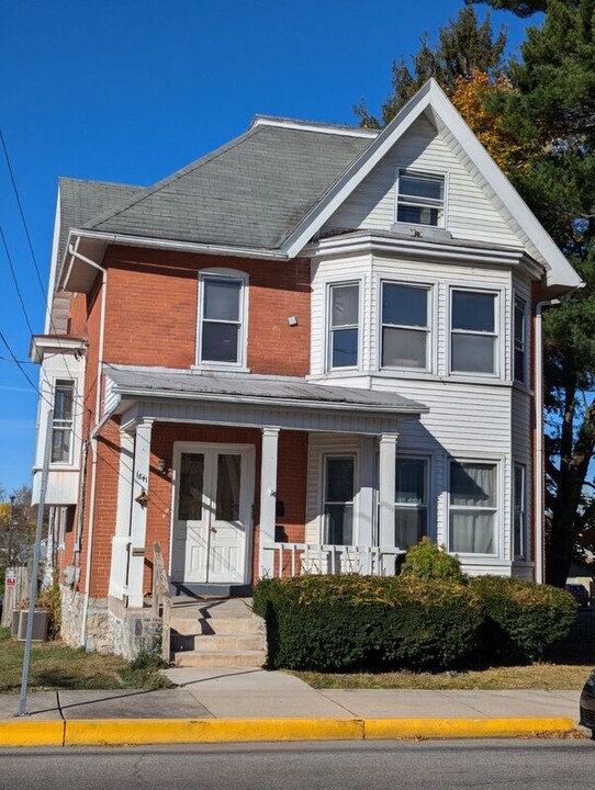 1841 Center St in Lebanon, PA - Foto de edificio