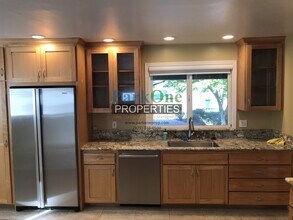 5 Corte Holganza in Orinda, CA - Building Photo - Building Photo