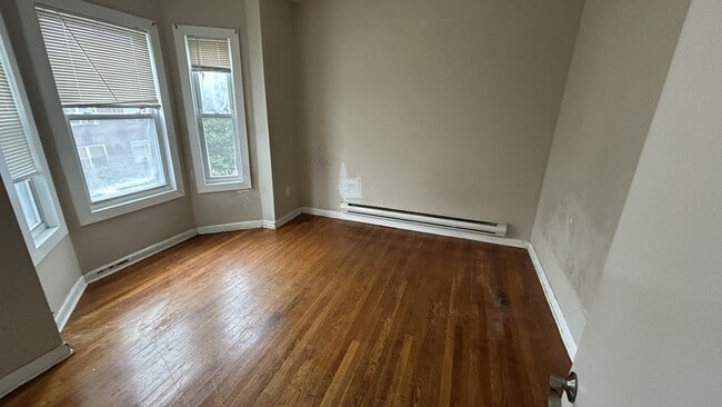 121 George St, Unit #1 in Boston, MA - Building Photo - Building Photo