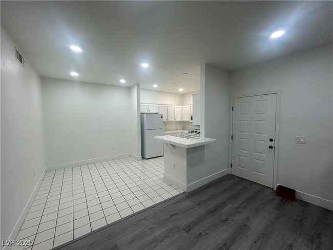 property at 1830 N Buffalo Dr