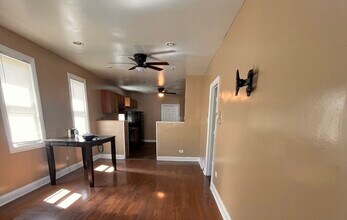 10922 S Wentworth Ave in Chicago, IL - Building Photo - Building Photo