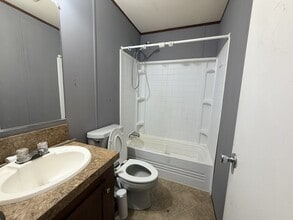 76 E U.S. Hwy 6 in Valparaiso, IN - Building Photo - Building Photo