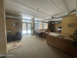 11 Fremont St in Gloversville, NY - Foto de edificio - Building Photo