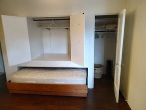 828 Island Ct, Unit Bigbeachstudio in San Diego, CA - Foto de edificio - Building Photo