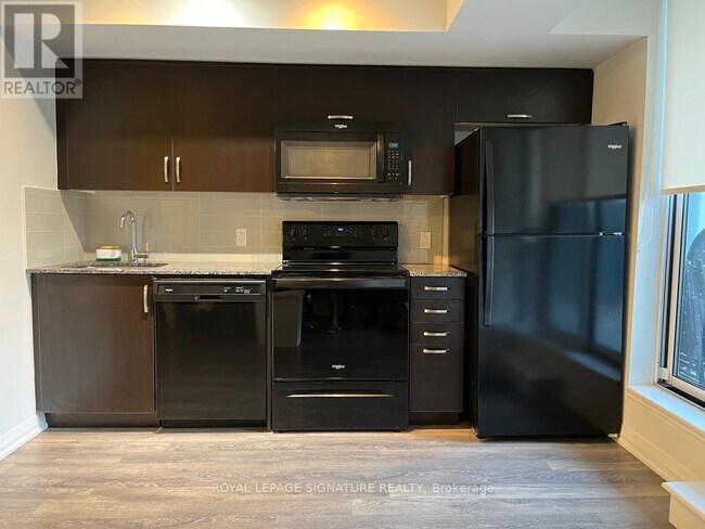 30-230 Meadowglen Pl in Toronto, ON - Building Photo - Building Photo