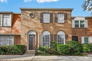 6404 Burgoyne Dr., Unit 159 in Houston, TX - Building Photo