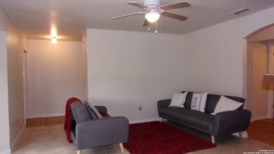13643 Forest Walk in San Antonio, TX - Building Photo - Building Photo