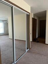 709 11th Ave S, Unit 6 in Hopkins, MN - Building Photo - Building Photo