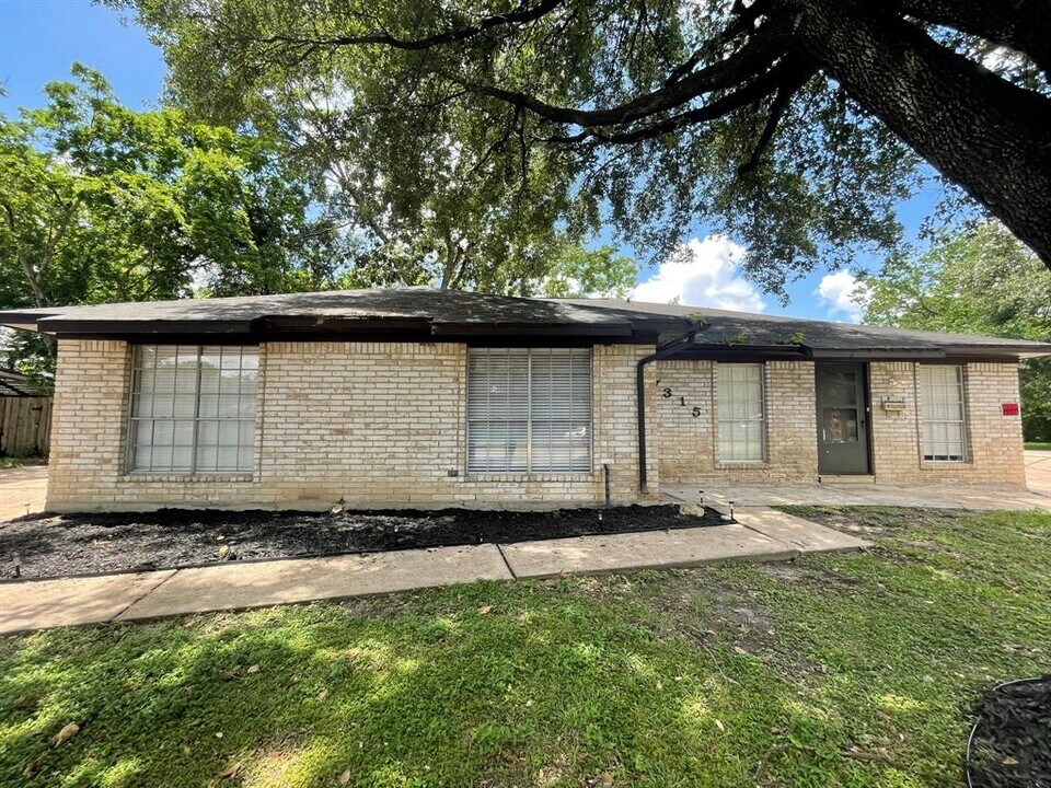 7315 Housman, Unit A in Houston, TX - Building Photo