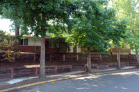 3454-3460 SE Cora Dr in Portland, OR - Foto de edificio - Building Photo