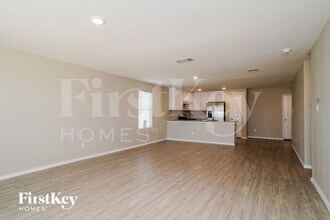 10703 Vinateros Dr in Converse, TX - Building Photo - Building Photo