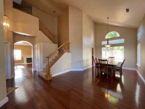6014 Field Brook Ct in Elk Grove, CA - Building Photo - Building Photo