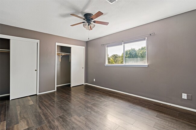 property at 11610 Hillcroft Ave