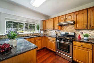 7303 Shady Woods Cir in Midvale, UT - Foto de edificio - Building Photo