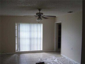 11640 NW 39th St, Unit 7 in Coral Springs, FL - Building Photo - Building Photo