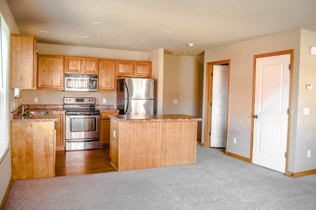 2866 W Hillshire Dr in Fayetteville, AR - Building Photo - Building Photo