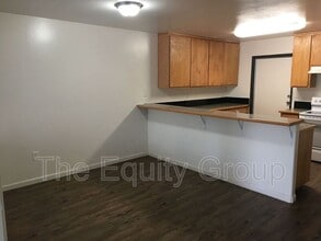 415 N Park St in Visalia, CA - Building Photo - Building Photo