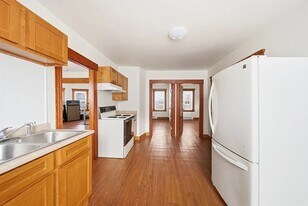 31 Whitcomb St in Webster, MA - Building Photo