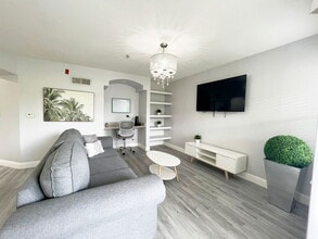 7250 Westpointe Blvd in Orlando, FL - Building Photo - Building Photo