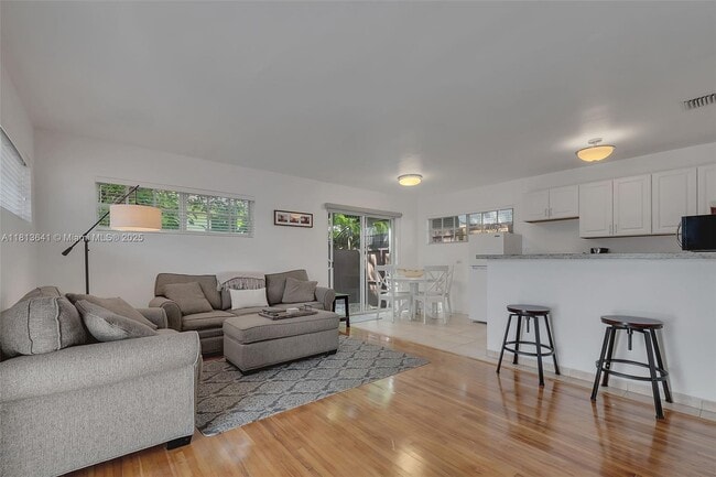 3100 Blaine St in Miami, FL - Building Photo - Building Photo