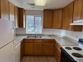 572 Countryside Dr in Central Point, OR - Building Photo - Building Photo