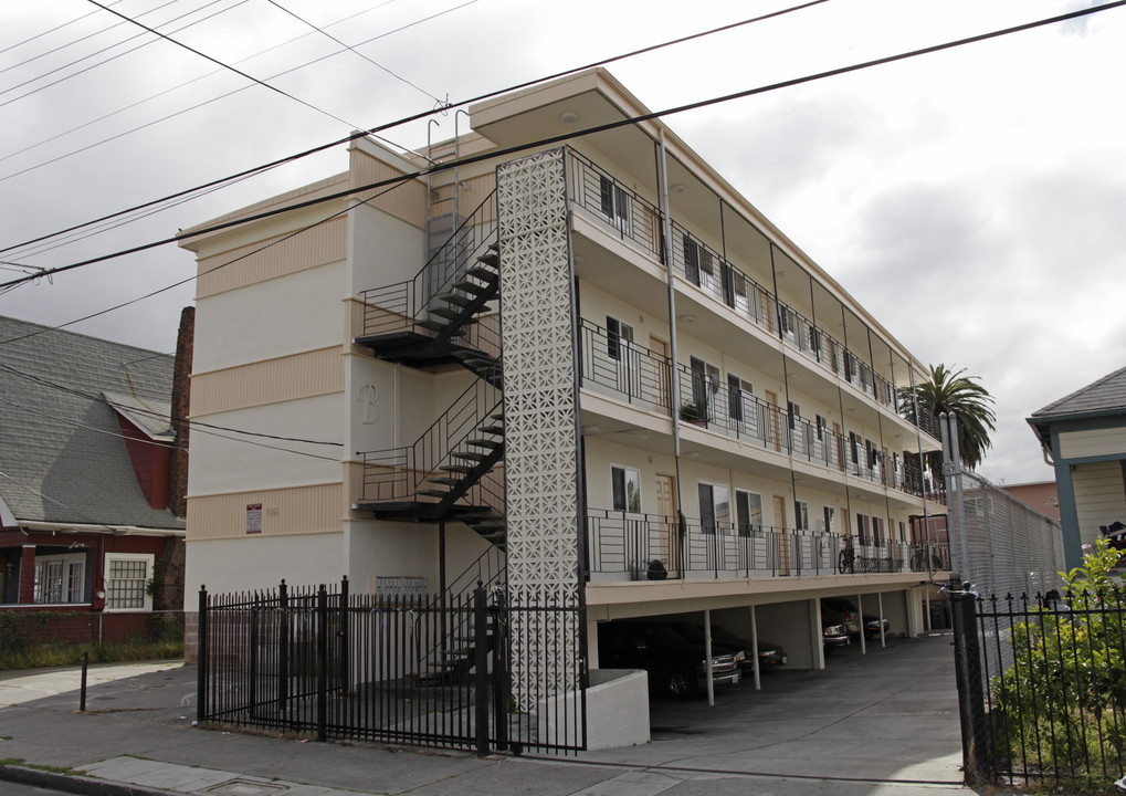 International Apartments in Oakland, CA - Building Photo