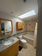 3600 E 4th St, Unit 303 in Long Beach, CA - Building Photo - Building Photo