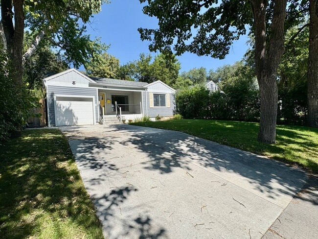property at 1131 Yale Ave