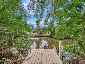 631 Harbor Ave in Ellenton, FL - Foto de edificio - Building Photo