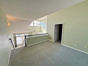 850 E Main St in Stamford, CT - Foto de edificio - Building Photo