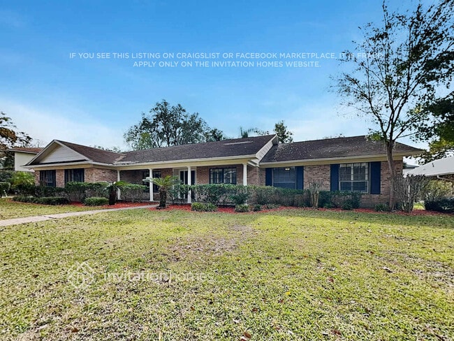 property at 622 S Sweetwater Blvd