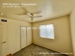 20584 Lorain Rd in Fairview Park, OH - Building Photo - Building Photo