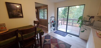 1500 SE Eastwood Ct in Milwaukie, OR - Building Photo - Building Photo
