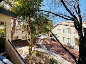 3058 Casey Dr in Las Vegas, NV - Building Photo - Building Photo