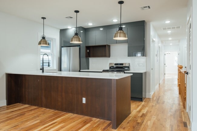 property at 88 Hollywood Ave