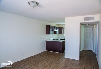852 N Sagman St in Las Vegas, NV - Building Photo - Building Photo