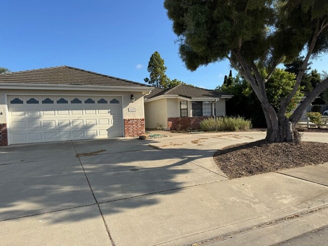property at 1473 Mercer Ct