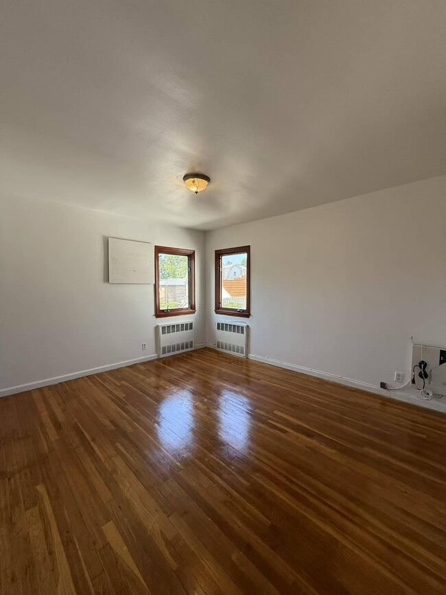 188-03 42nd Ave in Queens, NY - Building Photo - Building Photo