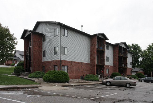 Meadows Park Apartments in Omaha, NE - Building Photo - Building Photo