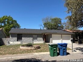 5923 Hidden Dale St in San Antonio, TX - Building Photo