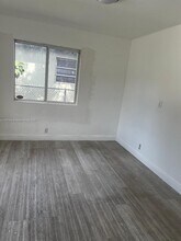 3280 NW 51st St in Miami, FL - Building Photo - Building Photo