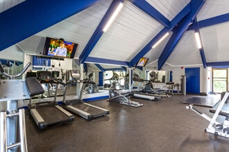 Biscayne in North Miami, FL - Building Photo - Building Photo