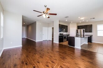 6135 Trent Creek Dr in Ruskin, FL - Building Photo - Building Photo