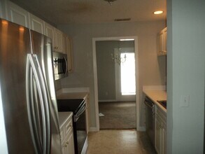 715 Clearwater Ct in Wilmington, NC - Building Photo - Building Photo