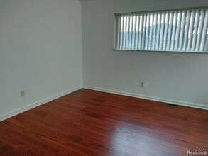 4830 Briarwood Ave in Royal Oak, MI - Building Photo - Building Photo