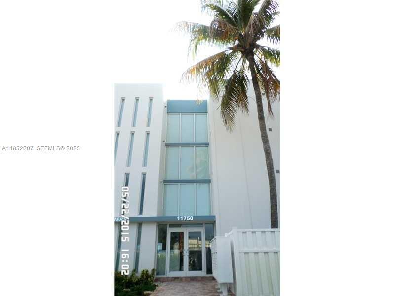 11750 NE 16th Ave in Miami, FL - Building Photo