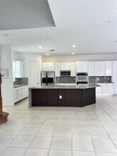 11388 NW 68th St in Doral, FL - Building Photo - Building Photo