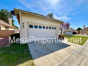 19569 Ironside Dr in Apple Valley, CA - Building Photo - Building Photo