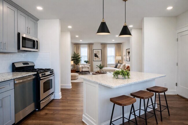 69 W 39th St in Bayonne, NJ - Building Photo - Building Photo