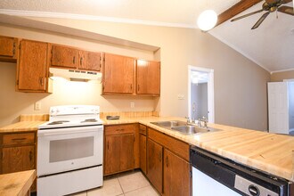 1304 N Sugar Ridge Rd in La Place, LA - Building Photo - Building Photo